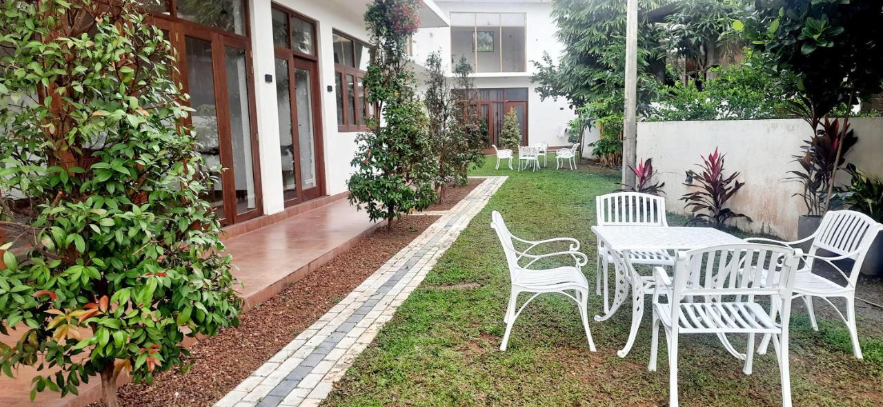 Best Inn Villa Mirissa Exterior photo